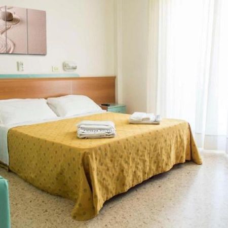 Hotel Nautilus Cattolica Exteriör bild