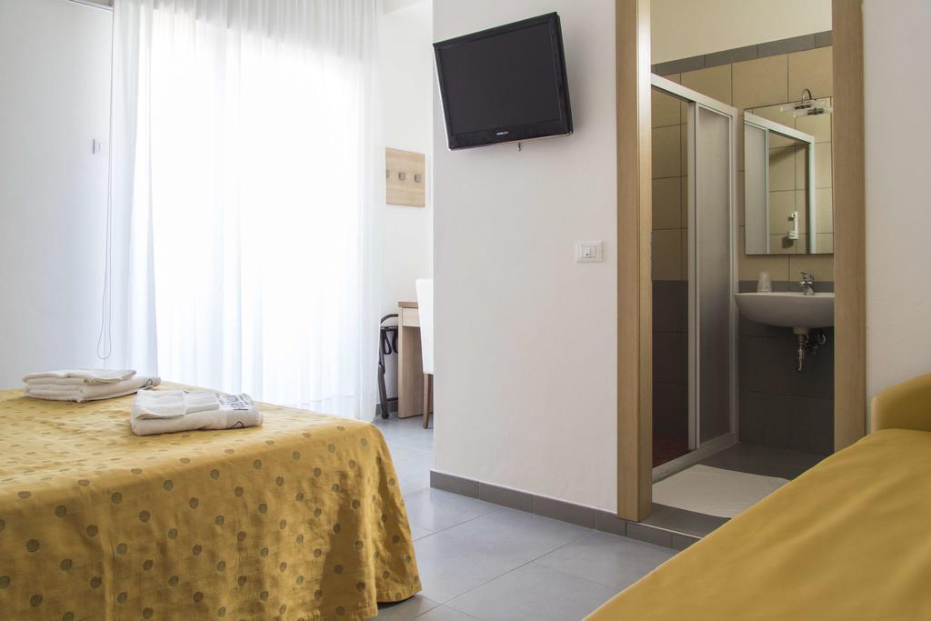 Hotel Nautilus Cattolica Exteriör bild