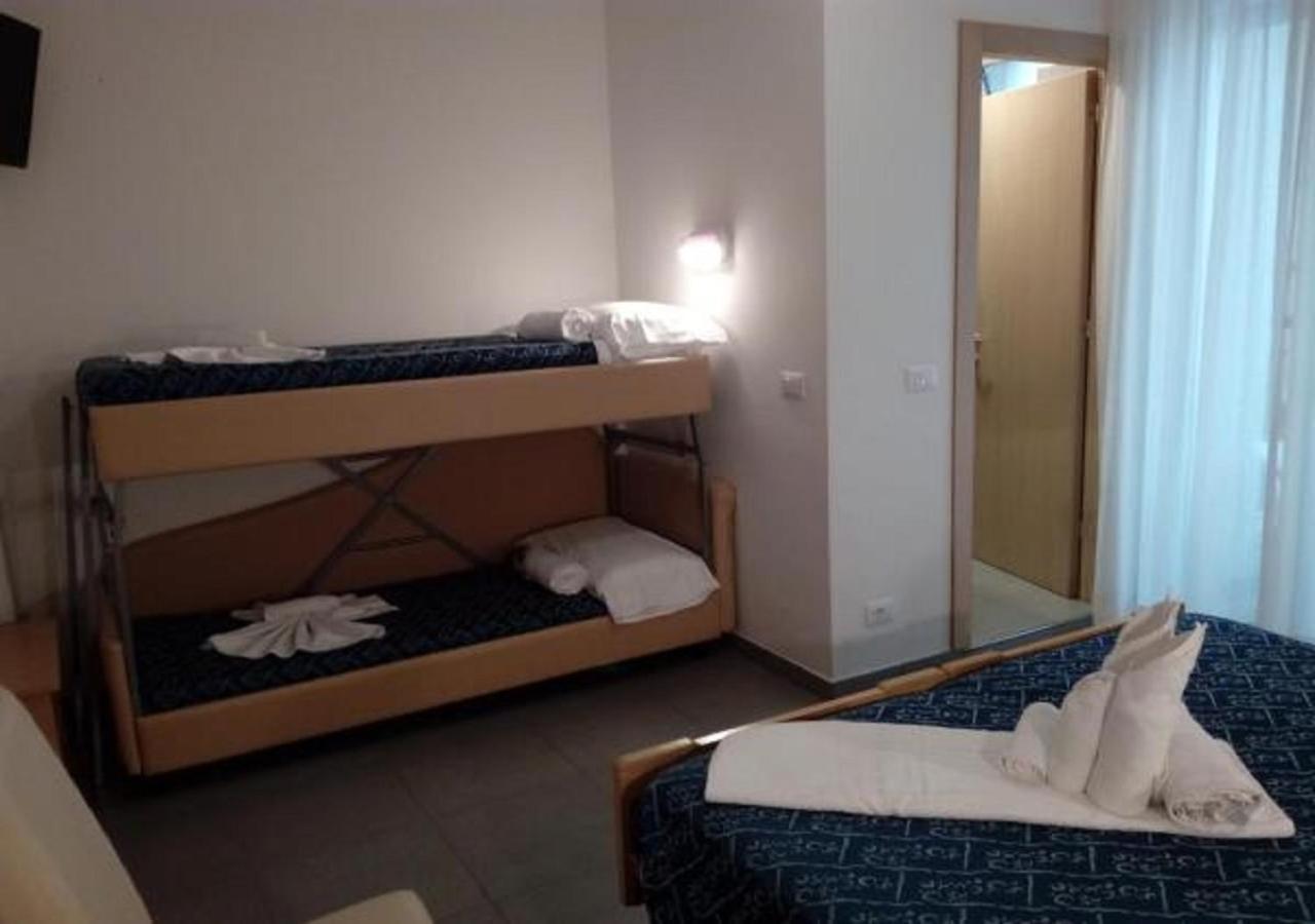 Hotel Nautilus Cattolica Rum bild