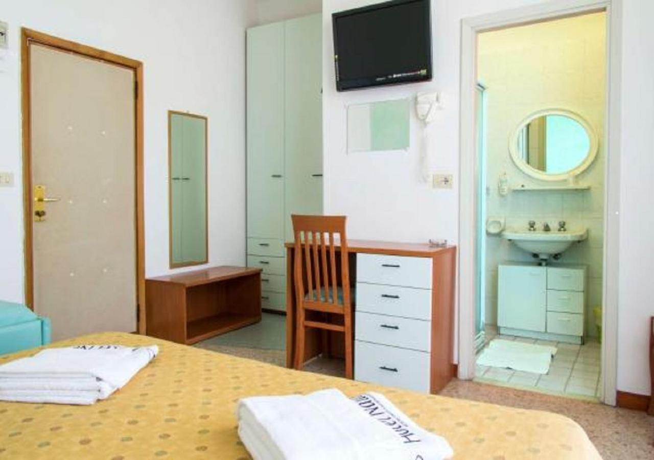 Hotel Nautilus Cattolica Rum bild